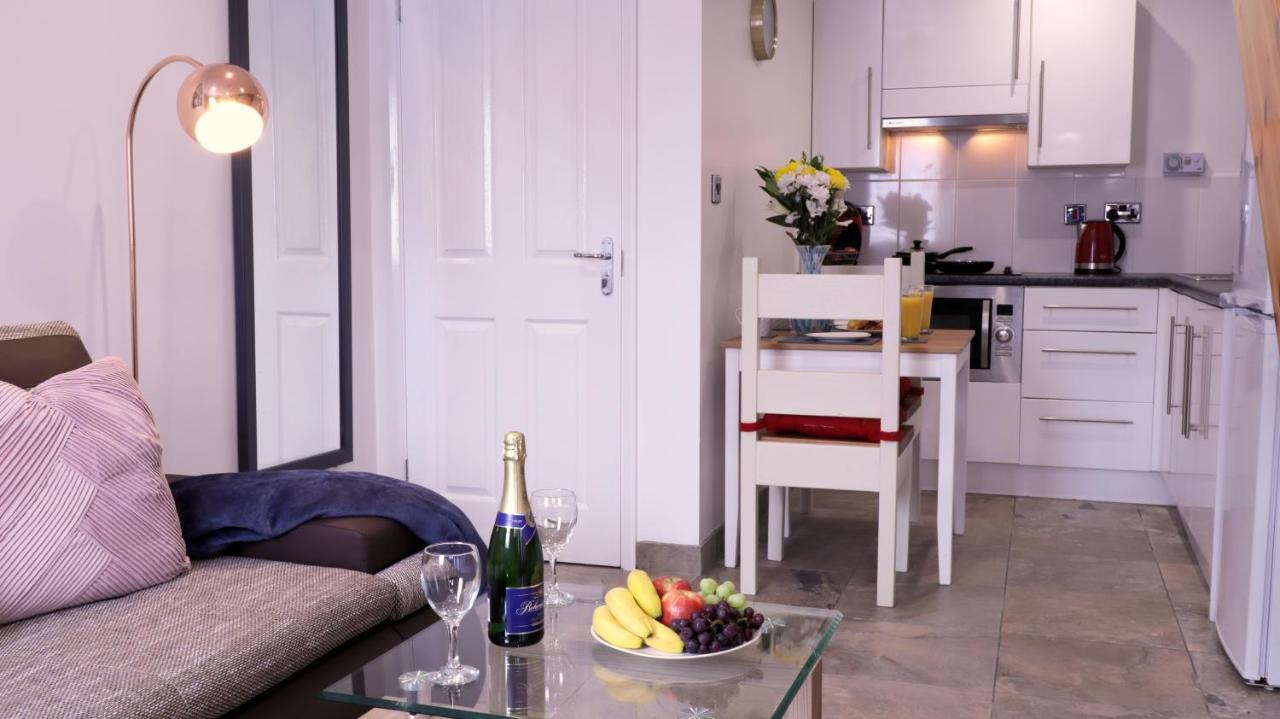 Epicsa - Family & Corporate Stay Mews Apartments With Free Parking CBG Екстериор снимка