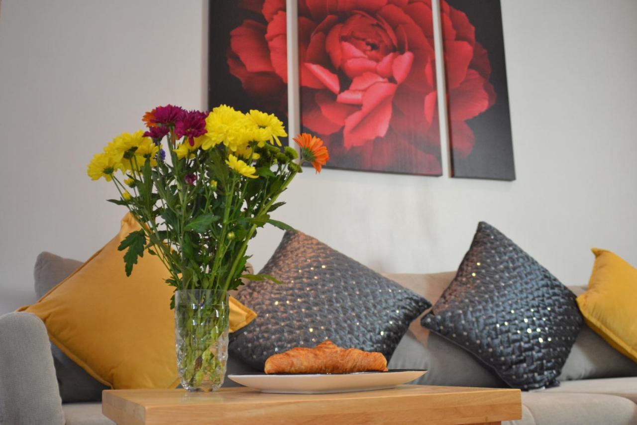 Epicsa - Family & Corporate Stay Mews Apartments With Free Parking CBG Екстериор снимка